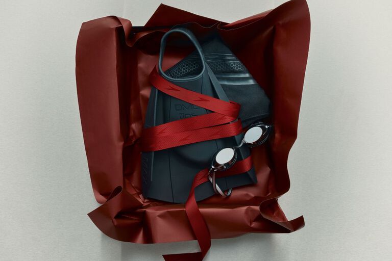 Wrap up speed. Gifts that go faster from Speedo.