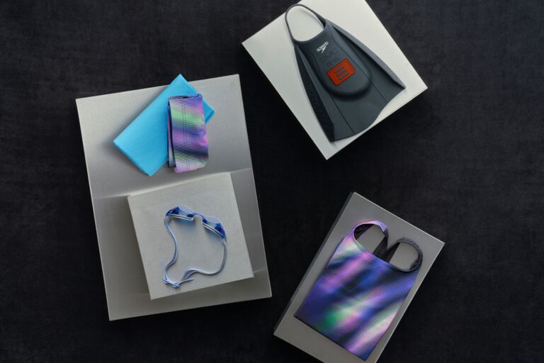  Wrap up a new PB. Gifts that train harder from Speedo.